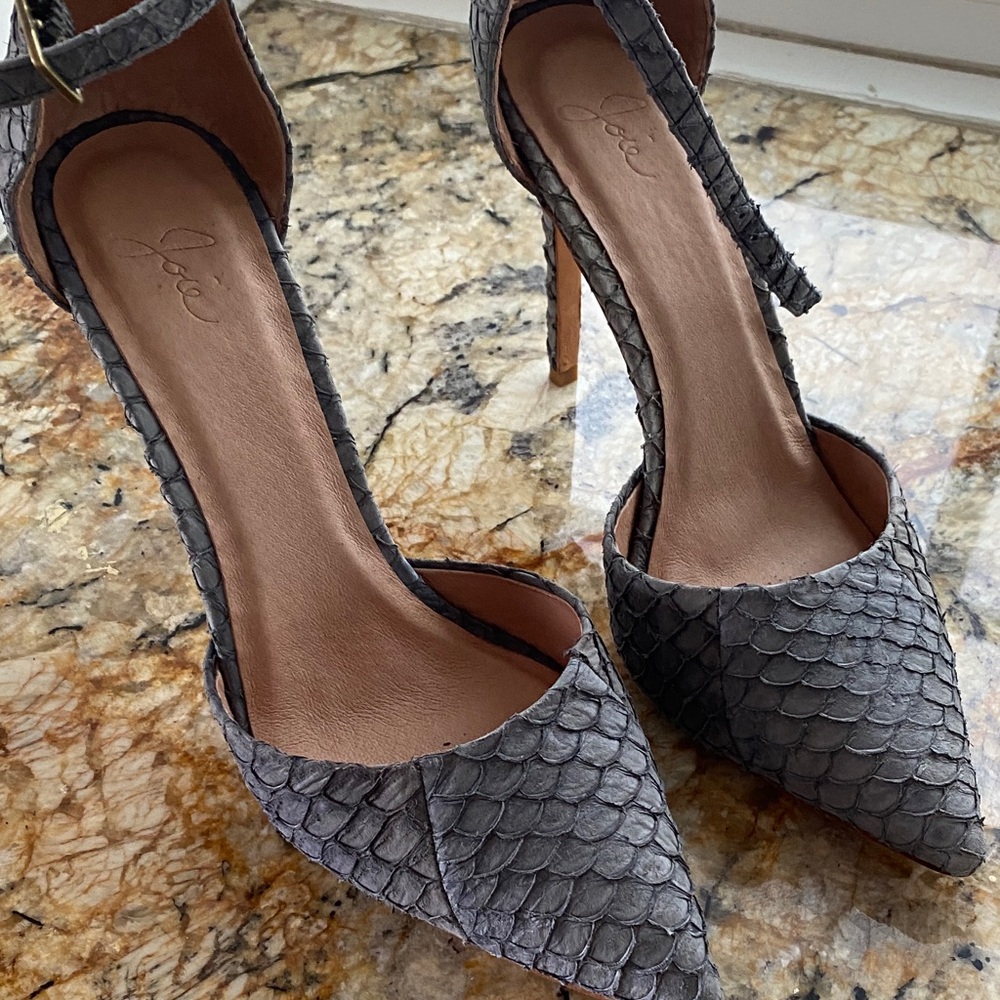Gray Textured Women's Heels